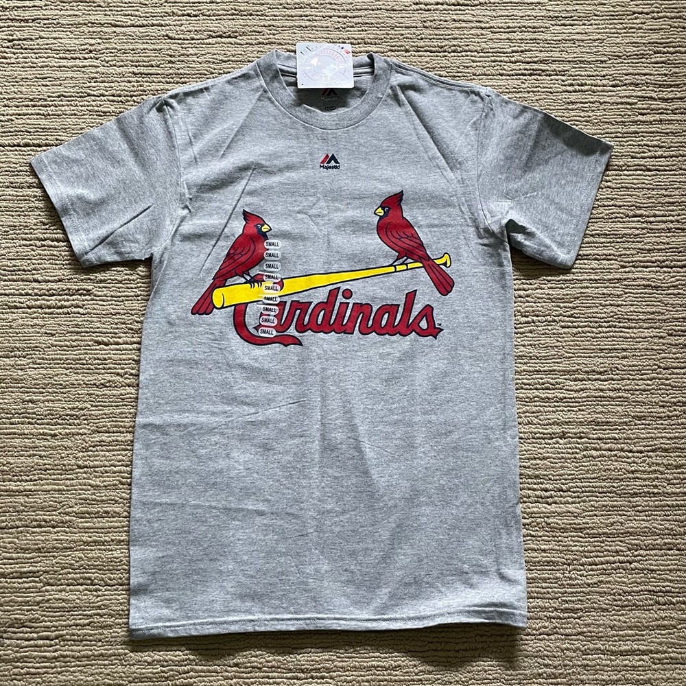 BRAND NEW St. Louis Cardinals Unisex T-shirt!